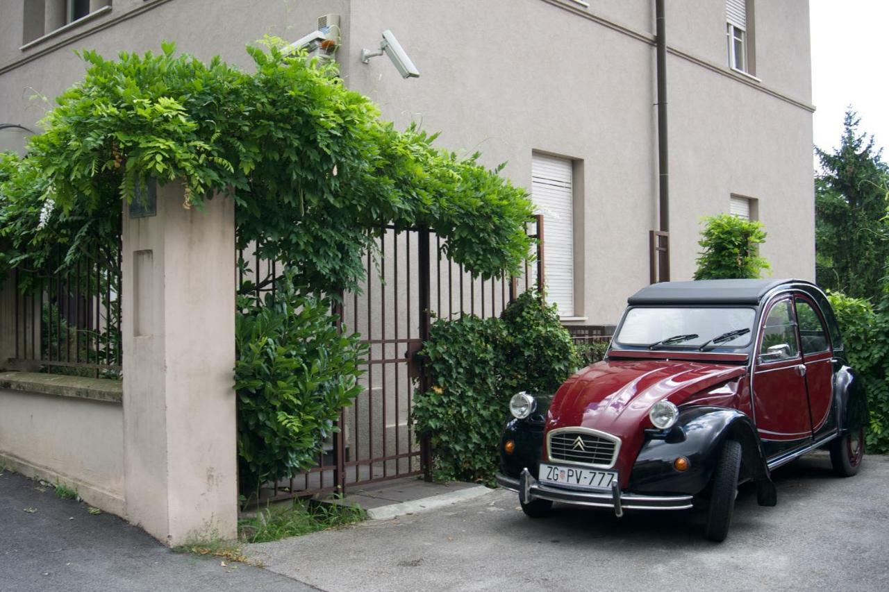 Embassy Row Bnb Zagabria Esterno foto