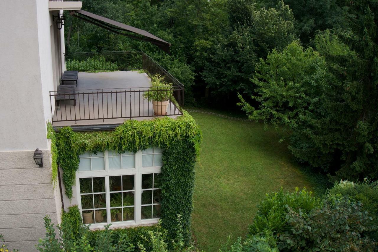 Embassy Row Bnb Zagabria Esterno foto